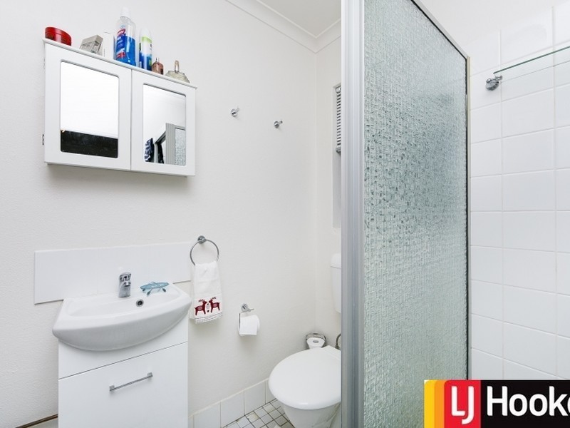 16/9 Macquiod Street, Queanbeyan NSW 2620