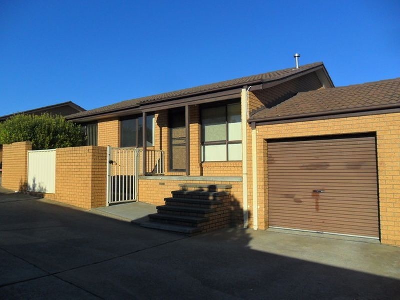 2/24 Mowatt Street, Booroomba NSW 2620