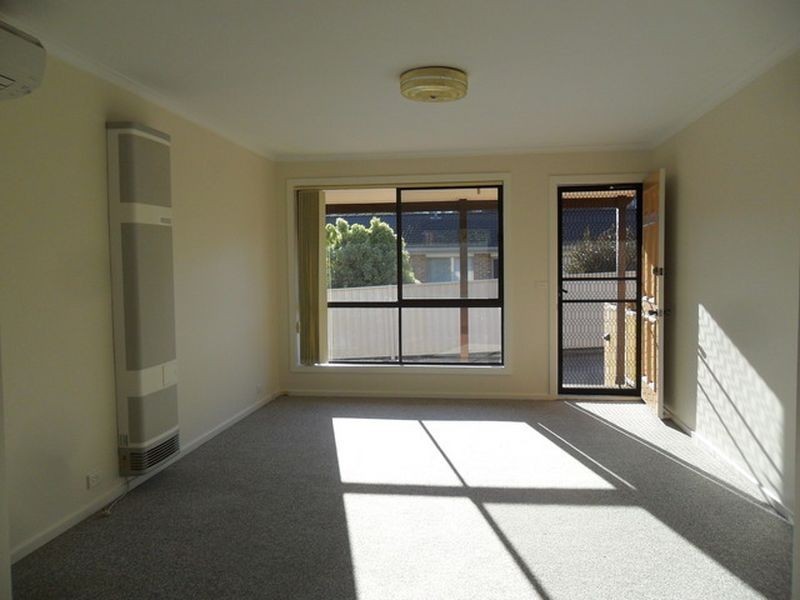 2/24 Mowatt Street, Booroomba NSW 2620