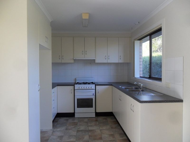 2/24 Mowatt Street, Booroomba NSW 2620