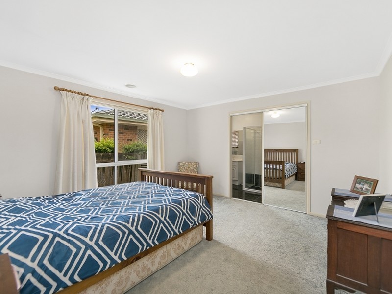 26 Colverwell Crescent, Jerrabomberra NSW 2619
