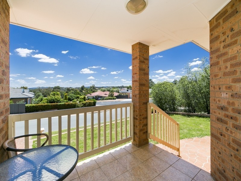 26 Colverwell Crescent, Jerrabomberra NSW 2619
