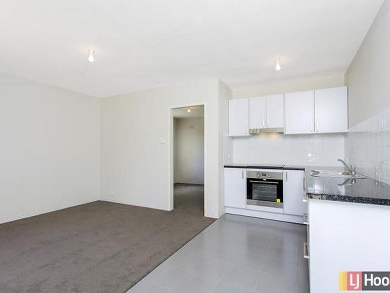 1/9 Macquoid Street, Queanbeyan NSW 2620