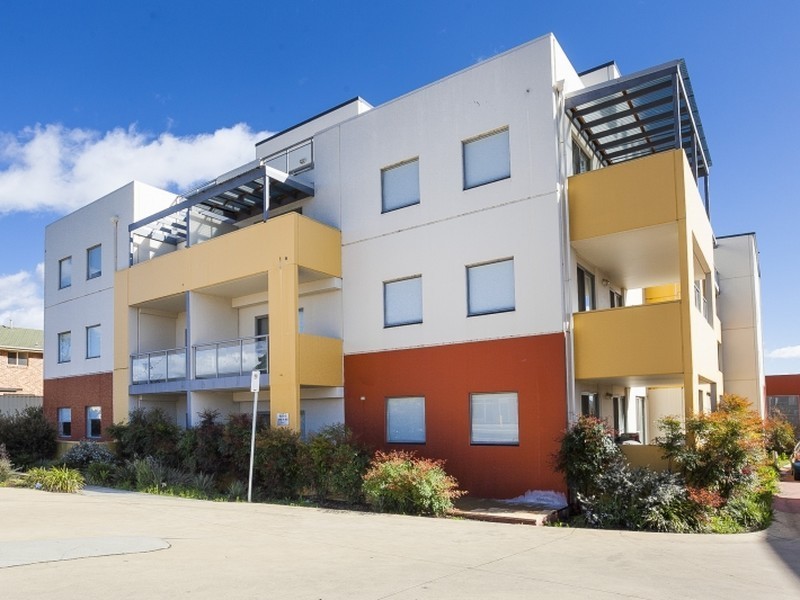 8A/17 Uriarra Road, Queanbeyan NSW 2620