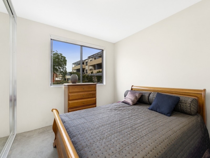 8A/17 Uriarra Road, Queanbeyan NSW 2620