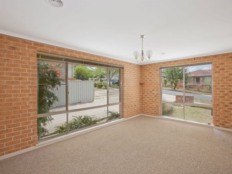1/33 Gilmore Place, Queanbeyan NSW 2620