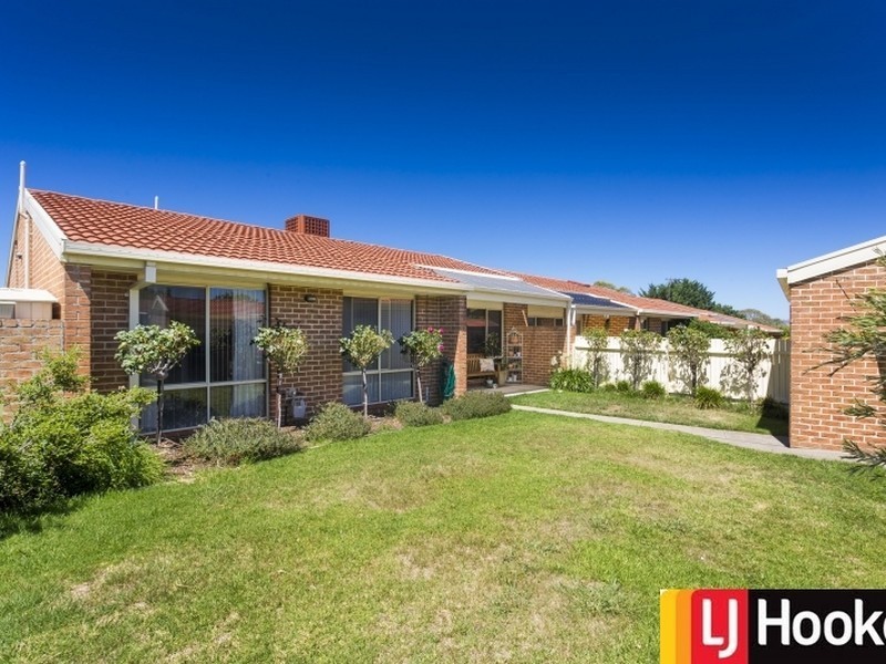 4/31 Walker Crescent, Jerrabomberra NSW 2619