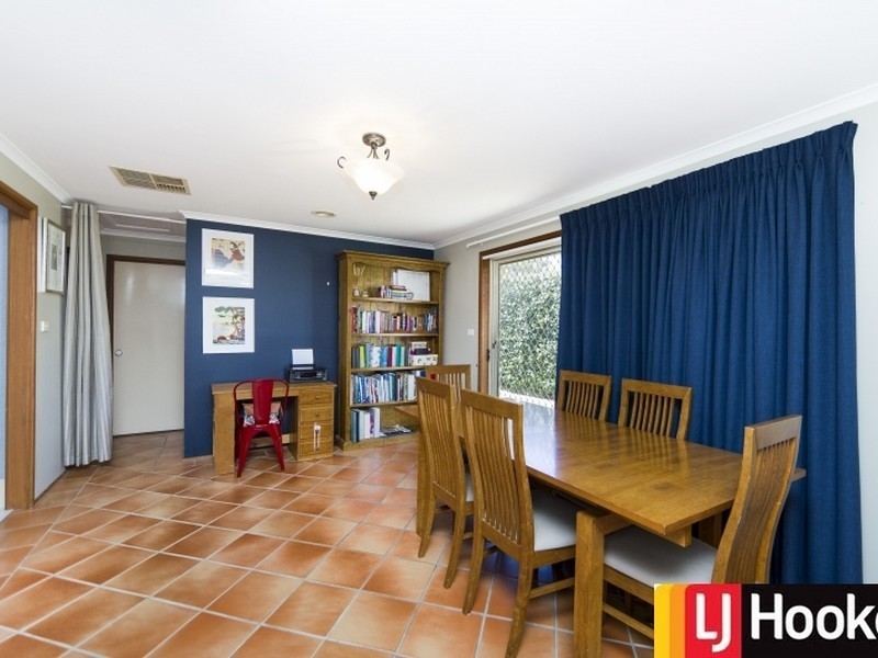 4/31 Walker Crescent, Jerrabomberra NSW 2619