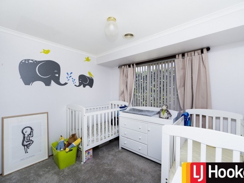 4/31 Walker Crescent, Jerrabomberra NSW 2619