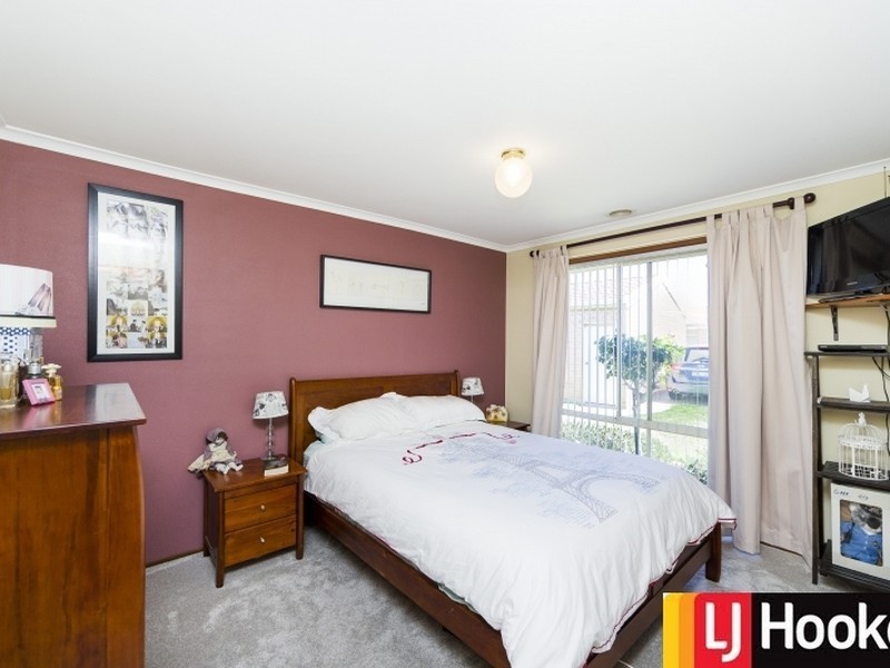 4/31 Walker Crescent, Jerrabomberra NSW 2619