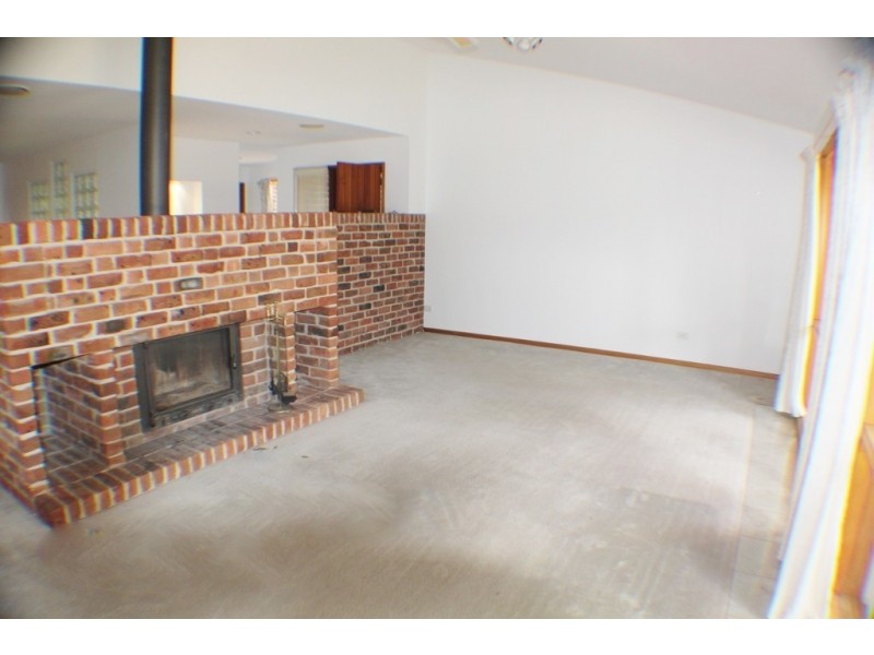 14 Maple Crescent, Jerrabomberra NSW 2619