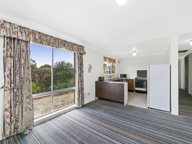 52 Emery Crescent, Queanbeyan NSW 2620