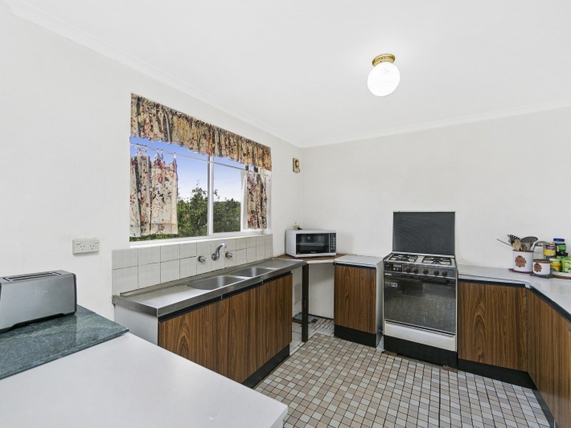 52 Emery Crescent, Queanbeyan NSW 2620