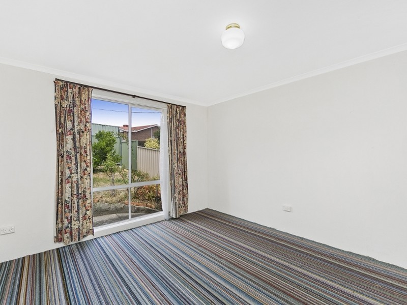 52 Emery Crescent, Queanbeyan NSW 2620