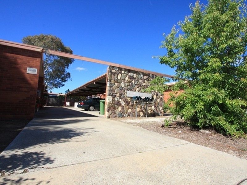 2/18 Gerald St, Queanbeyan NSW 2620