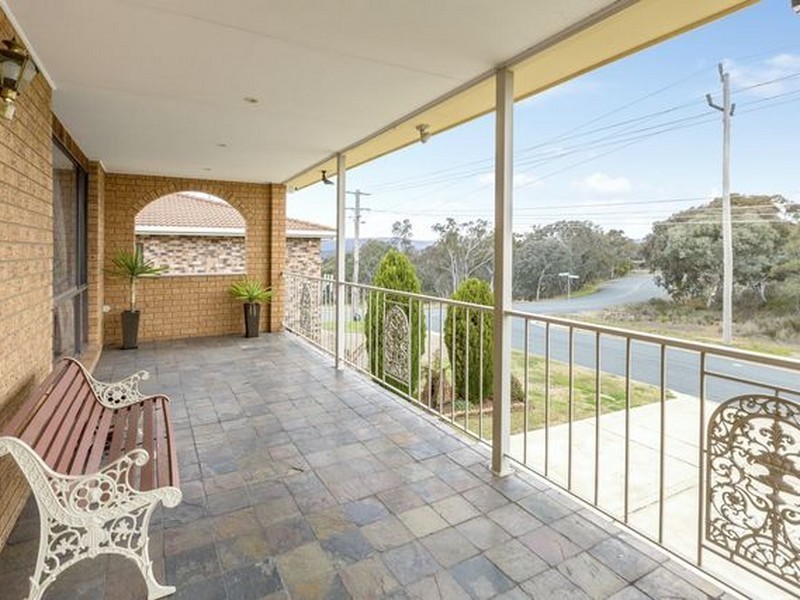 9 Graham Place, Queanbeyan NSW 2620