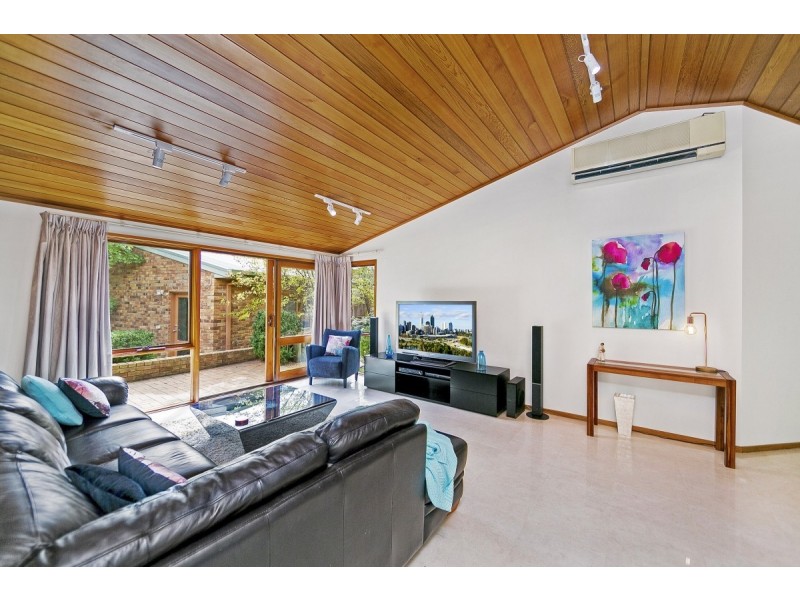 44 Redwood Avenue, Jerrabomberra NSW 2619