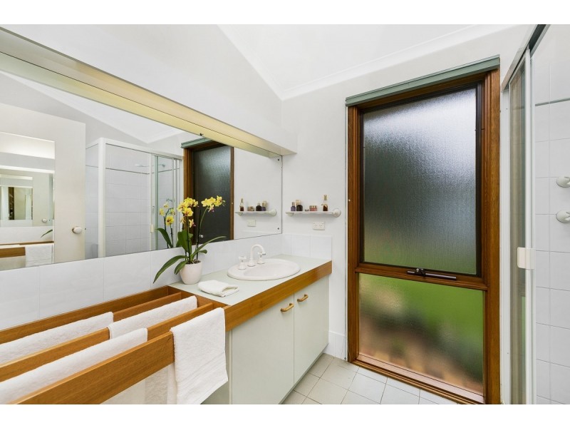 44 Redwood Avenue, Jerrabomberra NSW 2619