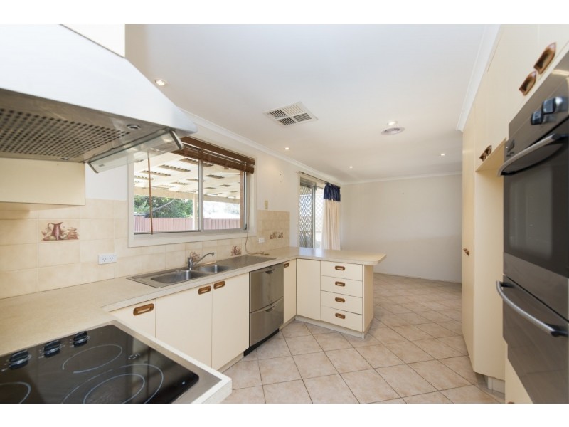 6 Kinsella Street, Queanbeyan NSW 2620