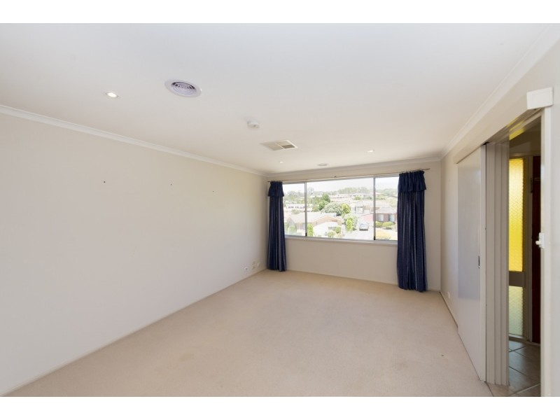 6 Kinsella Street, Queanbeyan NSW 2620