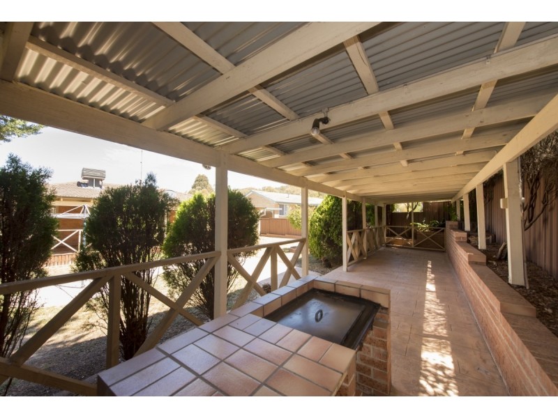 6 Kinsella Street, Queanbeyan NSW 2620
