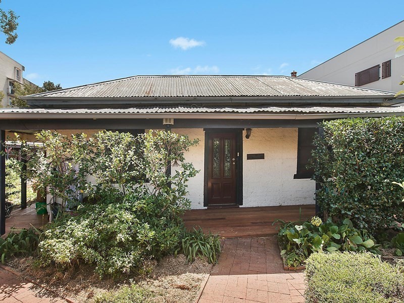 82 Derrima Road, Queanbeyan NSW 2620