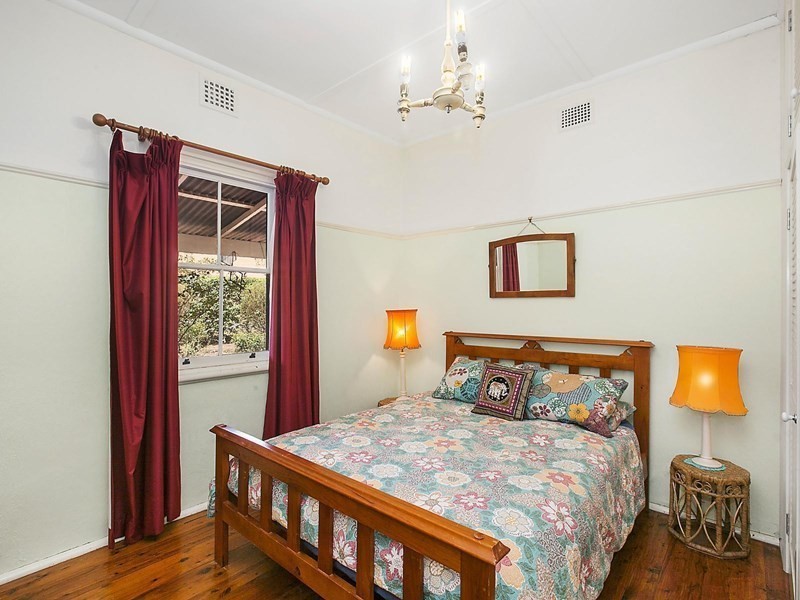 82 Derrima Road, Queanbeyan NSW 2620