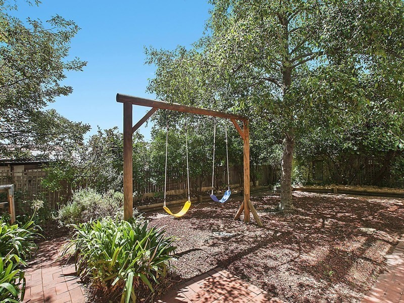 82 Derrima Road, Queanbeyan NSW 2620