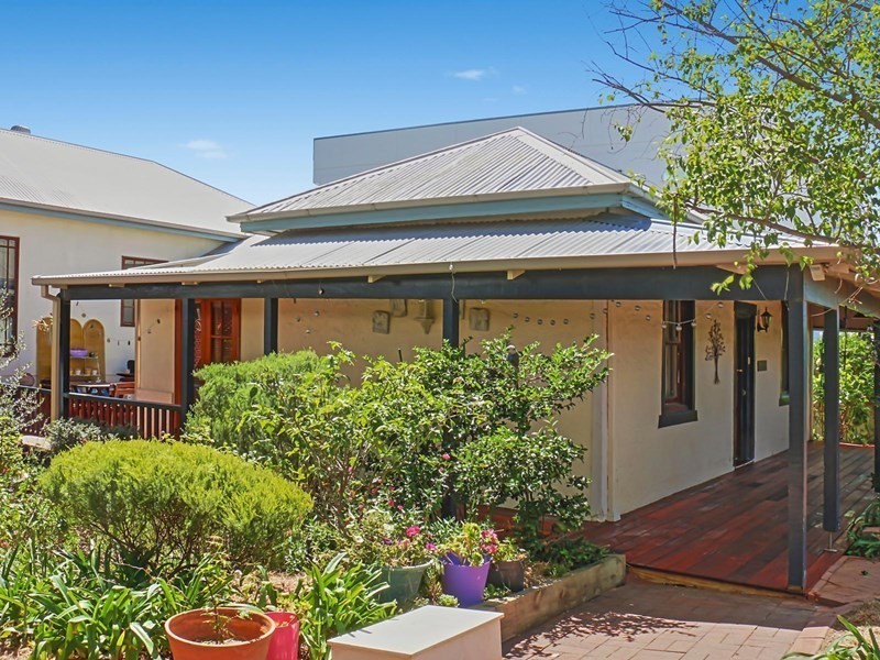 82 Derrima Road, Queanbeyan NSW 2620