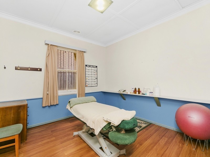 135 Uriarra Road, Queanbeyan NSW 2620