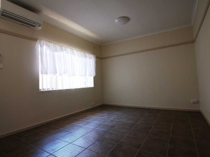 10 & 11/29 Rutledge St, Queanbeyan NSW 2620