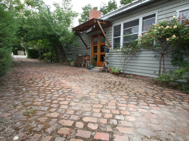 9 River Street, Oaks Estate ACT 2620