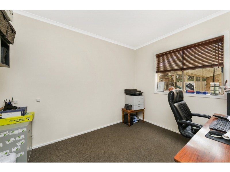 6 Telopea Place, Queanbeyan NSW 2620