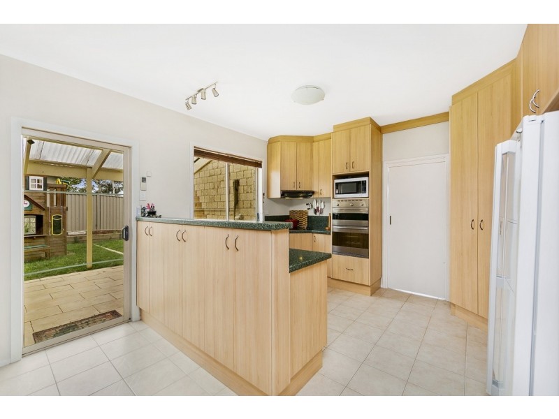 6 Telopea Place, Queanbeyan NSW 2620