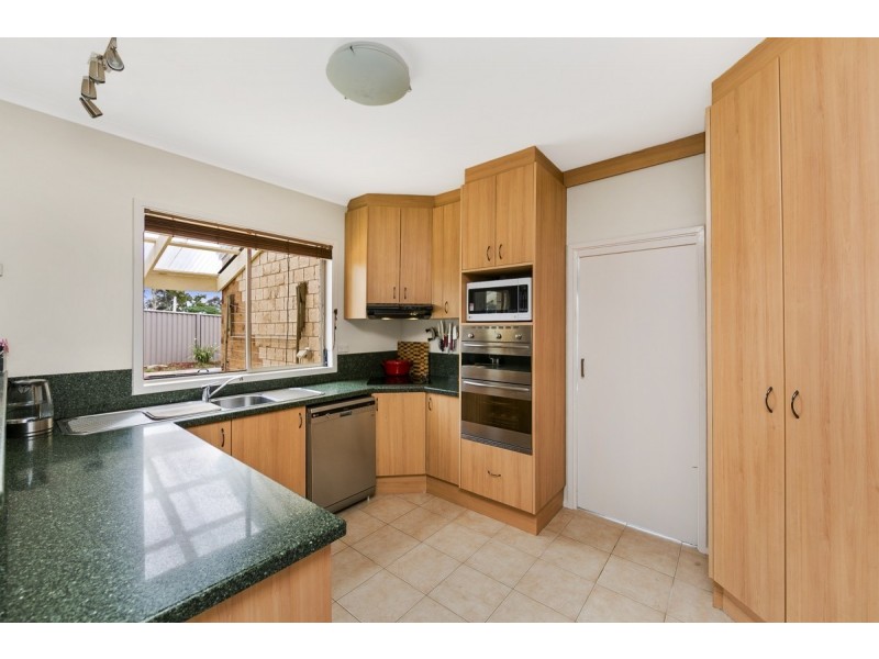 6 Telopea Place, Queanbeyan NSW 2620