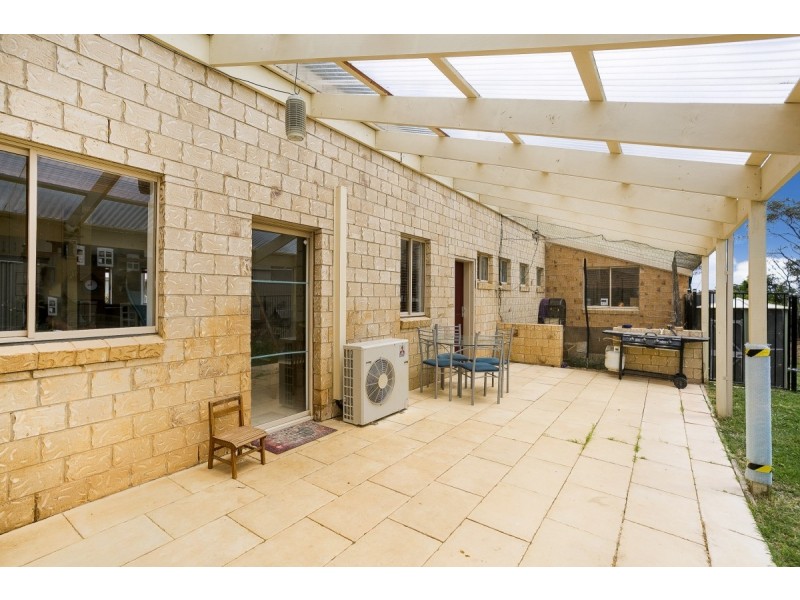 6 Telopea Place, Queanbeyan NSW 2620