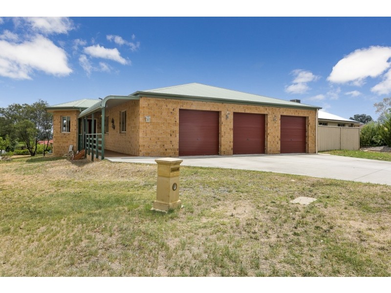 6 Telopea Place, Queanbeyan NSW 2620