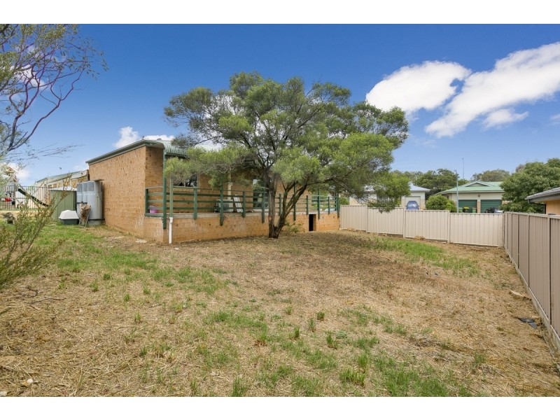 6 Telopea Place, Queanbeyan NSW 2620