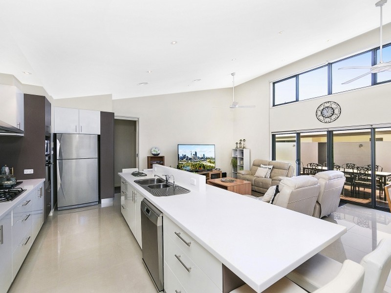 10 Kavanagh Street, Jerrabomberra NSW 2619