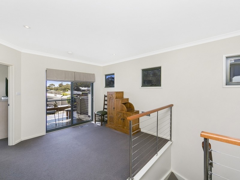 10 Kavanagh Street, Jerrabomberra NSW 2619