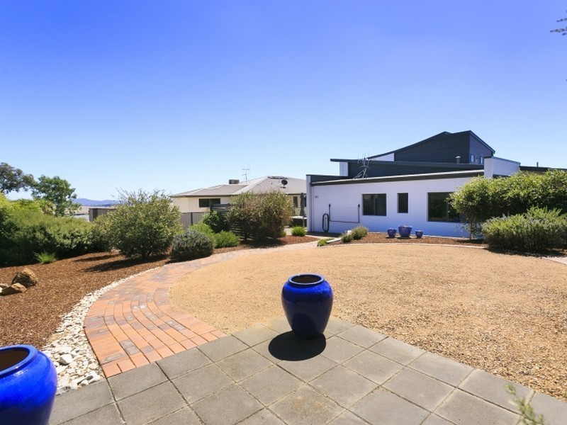 10 Kavanagh Street, Jerrabomberra NSW 2619