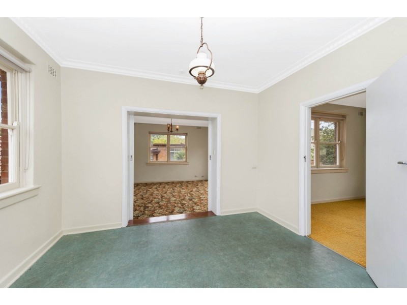 10 Blackall Avenue, Queanbeyan NSW 2620