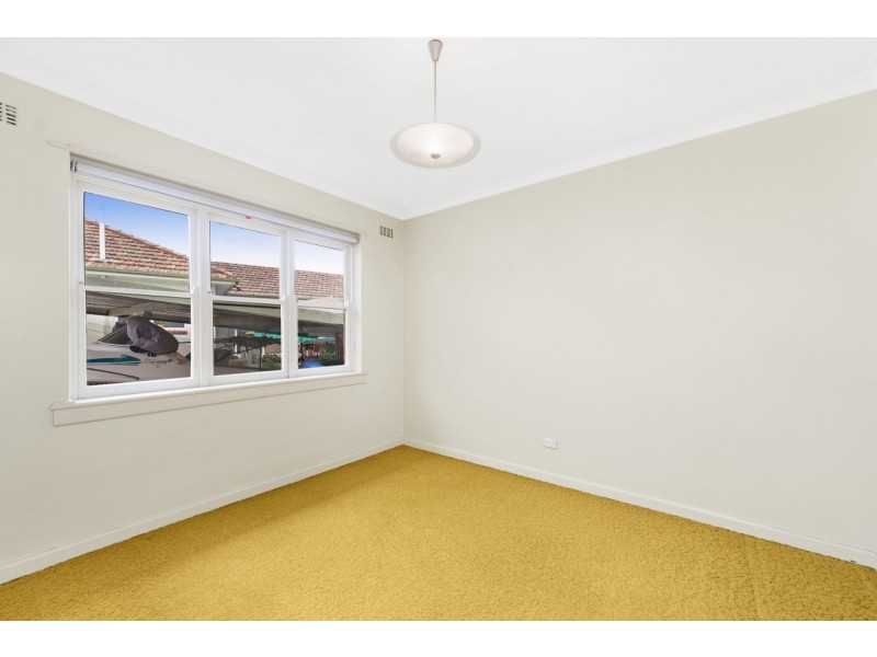 10 Blackall Avenue, Queanbeyan NSW 2620