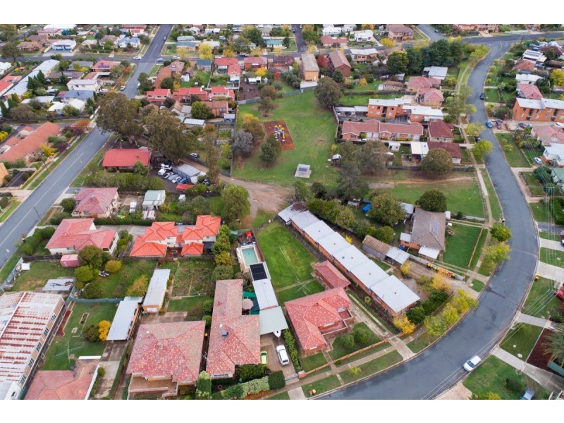 10 Blackall Avenue, Queanbeyan NSW 2620