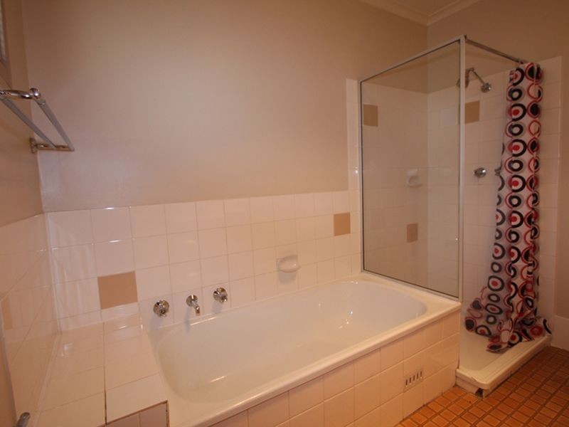 4 Dunn Street, Queanbeyan NSW 2620