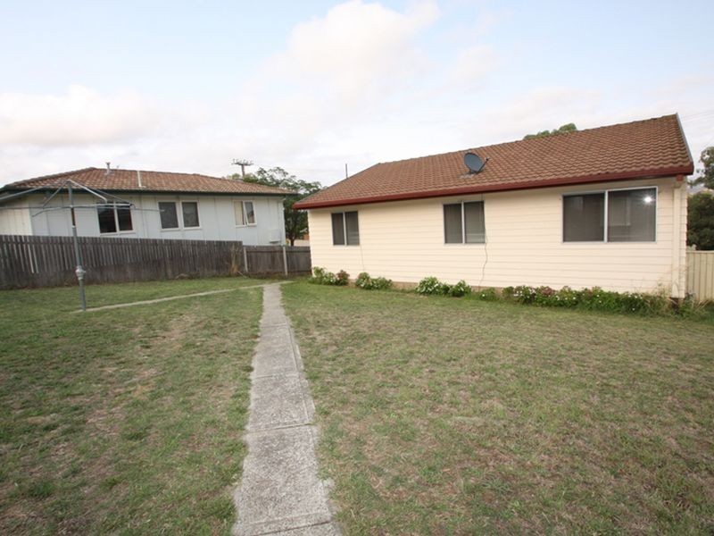 4 Dunn Street, Queanbeyan NSW 2620