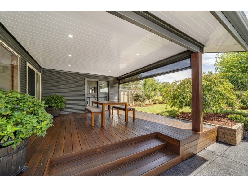 6 Christopher Crescent, Queanbeyan NSW 2620