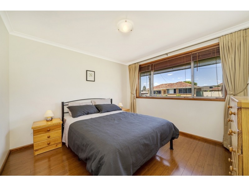 6 Christopher Crescent, Queanbeyan NSW 2620