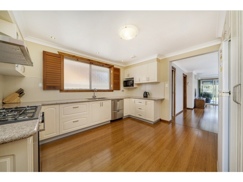 6 Christopher Crescent, Queanbeyan NSW 2620