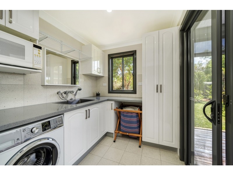 6 Christopher Crescent, Queanbeyan NSW 2620